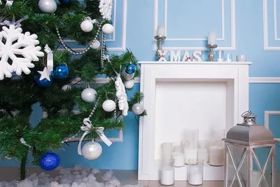 Дизайн новогодних елок синими и серебряными шарами (68 фото)