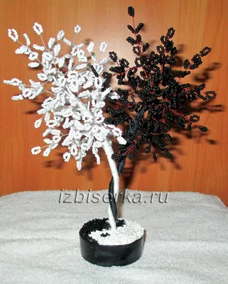Дерево Инь-Янь из бисера | Деревья из бисера | Деревянная скульптура, Цветы  из бисера, Фото дерево