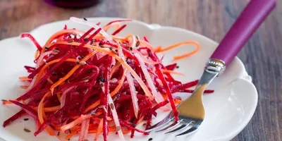 Из обычной моркови и нескольких яиц получается невероятный салат: вкуснее  сложных закусок, а готовится за 10 минут — рецепт - новости Хибины.ru /  Новости за ноябрь 2023