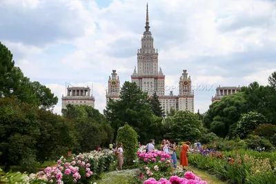 МГУ: Ботанический сад и памятники