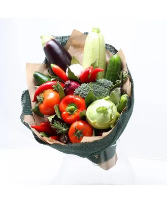 Букет из овощей и цветов «Овощной комплимент» — магазин подарков Макс-ГИФТ