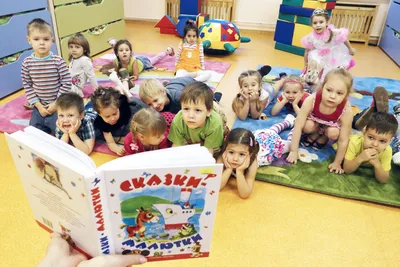 Легко ли устроить ребенка в детский сад в Москве - Российская газета
