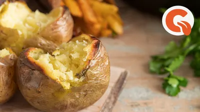 Запеченная картошка с розмарином: рецепт от Шефмаркет!