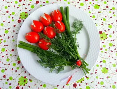 Тюльпаны из фаршированных помидоров - 6 пошаговых фото в рецепте