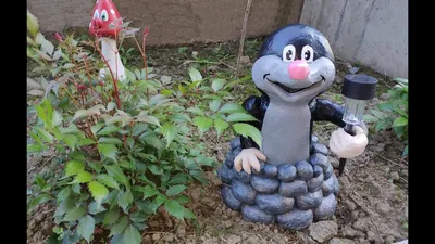 DIY GARDEN FIGURES / Cement flower bed decor / Crafts for a garden and a  summer residence - YouTube
