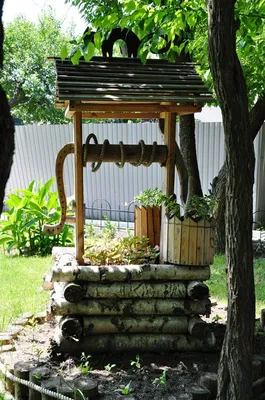 Декоративный колодец на даче – 60 идей как сделать его своими руками |  Садовые конструкции, Садовые ограждения, Колодец
