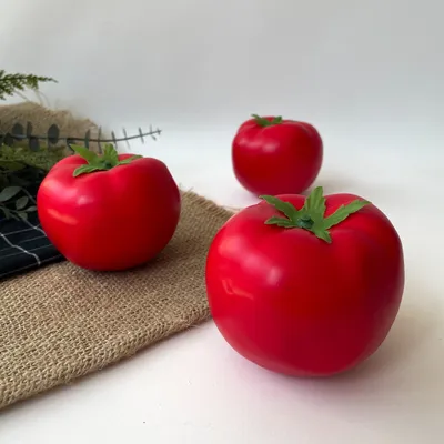 Яркие овощи: томаты, помидора, перец, чеснок и макароны гнезда Stock Photo  | Adobe Stock