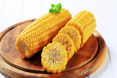 Вареная кукуруза: польза и меры предосторожности