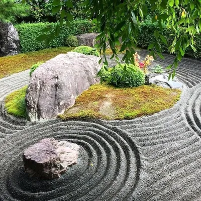 Камни в японском саду
