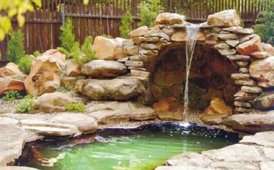 Водопад как украшение вашего сада: разновидности и особенности