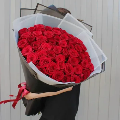 Букет из 3 красных роз на 8 марта – купить с доставкой в Москве. Цена ниже!