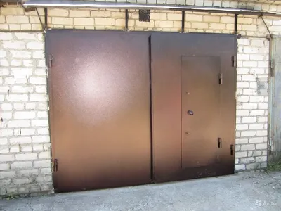 Секционные гаражные ворота Doorhan RSD02, панель филенка, 2500х2500: купить  по цене 43108р. в Барнауле. Фото, характеристики, комплектация.