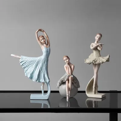 портрет балерины в балетной позе на сером фоне Фото И картинка для  бесплатной загрузки - Pngtree