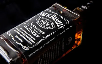 Картинка Jack Daniel's Бренды бутылки Черный фон Напитки 1920x1200