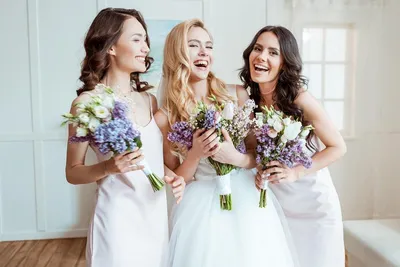 В чем пойти на свадьбу весной девушке в 2024 году — наряды, платья и образы  для женщины-гостьи на свадьбе