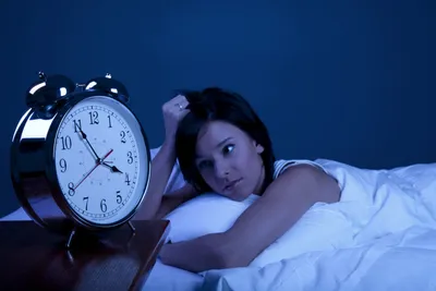 Симптомы и признаки бессонницы: почему возникают и как проявляются  нарушения сна?