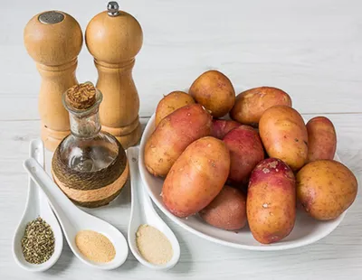 Жареный молодой картофель с чесноком | Рецепт | Гарниры, Картофель, Жареный  молодой картофель
