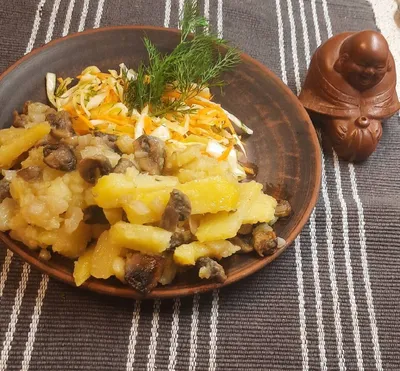 Жареная картошка с грибами,фудфото,…» — создано в Шедевруме