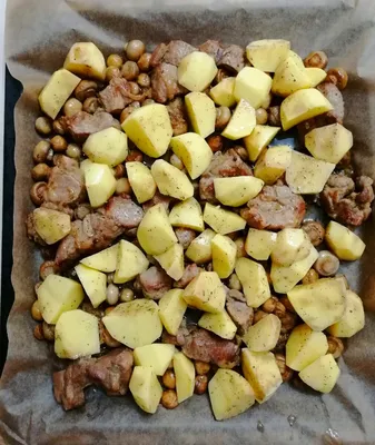Картошка с курицей и грибами в духовке рецепт с фото пошагово - 1000.menu