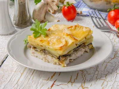 Мясо с грибами и картошкой в горшочках - рецепт пошагово с фото