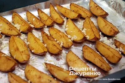 Постная картошка с помидорами и сыром в духовке
