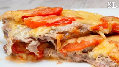 Рецепт: Мясо, запечённое с помидорами и сыром на RussianFood.com