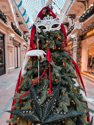 Настроение зимних праздников: Самые красивые новогодние елки Москвы
