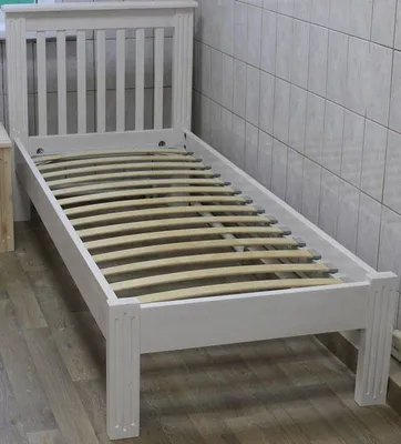 Кровать Каролина из массива дерева