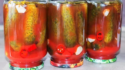 Пряные огурцы в томатном соке на зиму
