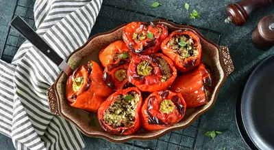 Перцы, фаршированные гречкой и овощами | Пикабу