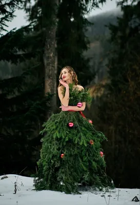 Ёлки-платья! Крутая идея для тех, кому надоели обычные новогодние деревца –  his.ua