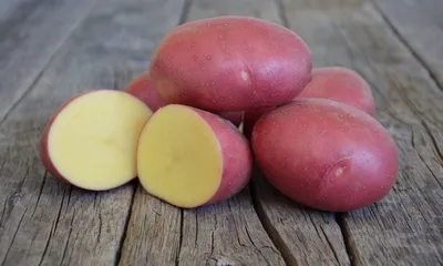 Розовый картофель весовой (средний вес: 1200 г) - купить с доставкой в  Ростове-на-Дону - STORUM