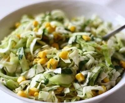 Рецепт салата - как приготовить с капустой и кукурузой - Телеграф