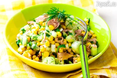 Крабовый салат с пекинкой, консервированной кукурузой - рецепт автора  Виктория