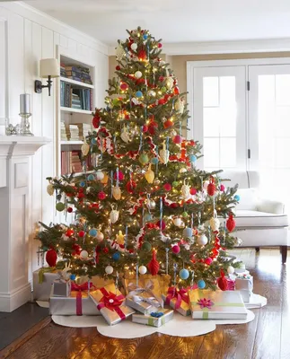 Как украсить елку новогоднюю бумагой и шарами, красивый декор  рождественского дерев… | Christmas tree decorations, Christmas tree images,  Felt christmas decorations