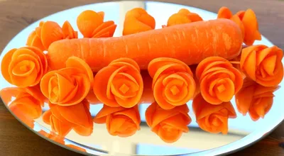 Ожерелье моркови и зеленого гороха Стоковое Фото - изображение  насчитывающей зеленый, овощ: 136687510