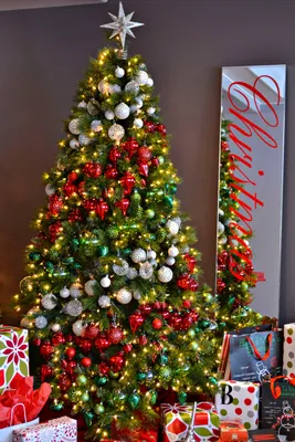 Самодельные новогодние елки для дома и сада из подручных материа… |  Рождественская ёлка своими руками, Украшения для рождественского стола,  Рождественские украшения