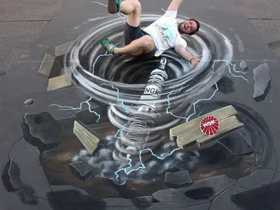 3D-рисунки на асфальте: осторожно, смотрите под ноги!: Идеи и вдохновение в  журнале Ярмарки Мастеров | Pavement art, Street chalk art, 3d sidewalk art