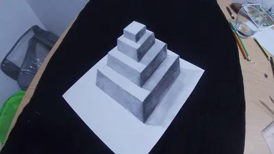 Как рисовать 3D-пирамиду на бумаге: видеопример