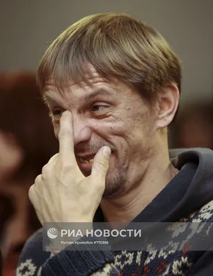 Величественный образ Алексея Шевченкова на профильных снимках