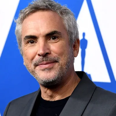 Альфонсо Куарон на фото в формате gif