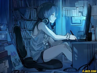 Девушка из аниме за компьютером