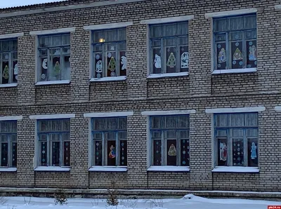 Как наклеить бумажные снежинки на окна | Дніпровська панорама