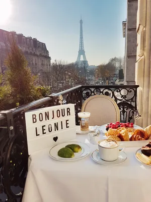 Доброе утро завтрака и текста в французском Стоковое Фото - изображение  насчитывающей гостиница, питье: 87164148