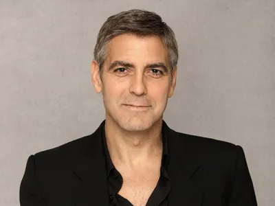 Поразительная элегантность: Фотография Джорджа Клуни в черно-белом стиле
