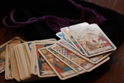 Книга «Гадание на игральных картах. Как предсказывать будущее на колоде из  36 карт» — Анна Огински | Купить на RIDMI