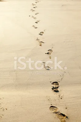 Следы на песке (Христианская притча) ~ Открытка (плейкаст)