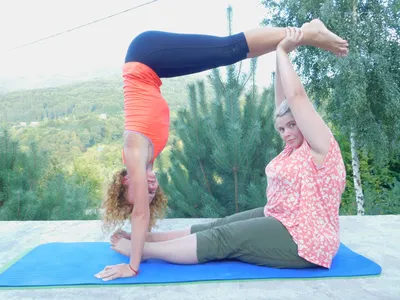 Позы йоги для двоих: 10 полезных асан для тебя и любимого | Lifestyle |  Селдон Новости