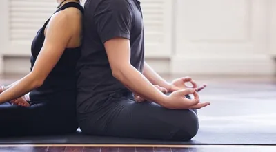 Романтичне побачення: Заняття з йоги та сеанс японського масажу «Юмейхо»  для двох в оздоровчому центрі «Баланс» | BRO