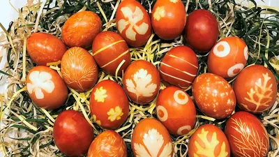 Крашеные яйца на Пасху: приметы, традиции, значение цветов